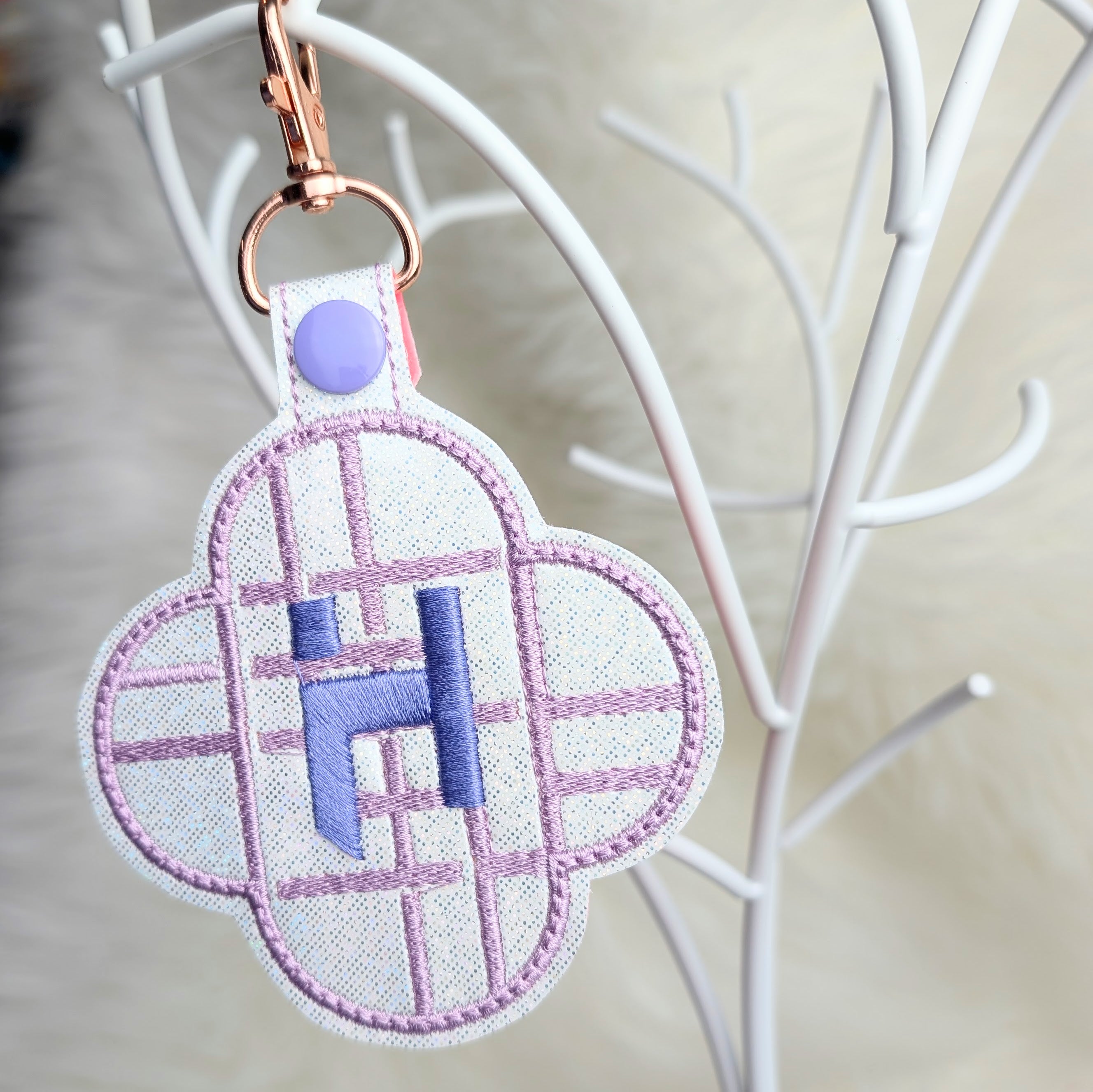 Hunter and Pop Stars Logos Snap Tab Keychain