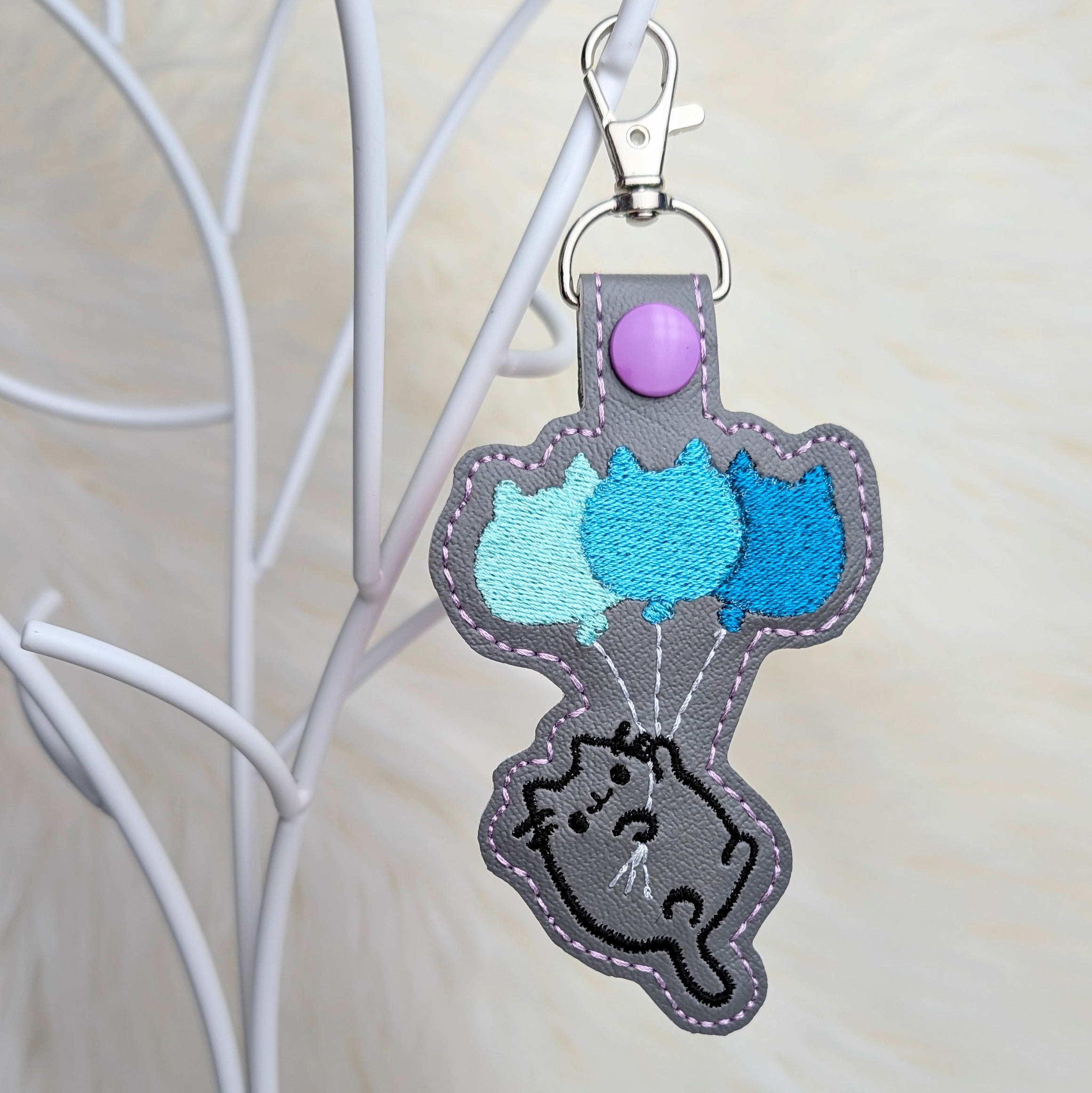 Chonky Grey Cat Snap Tab Keychain