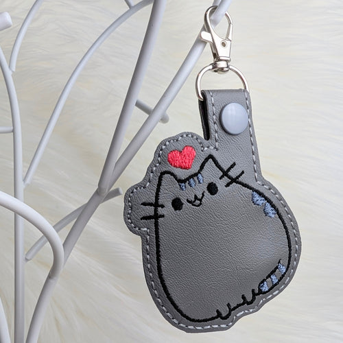 Chonky Grey Cat Snap Tab Keychain