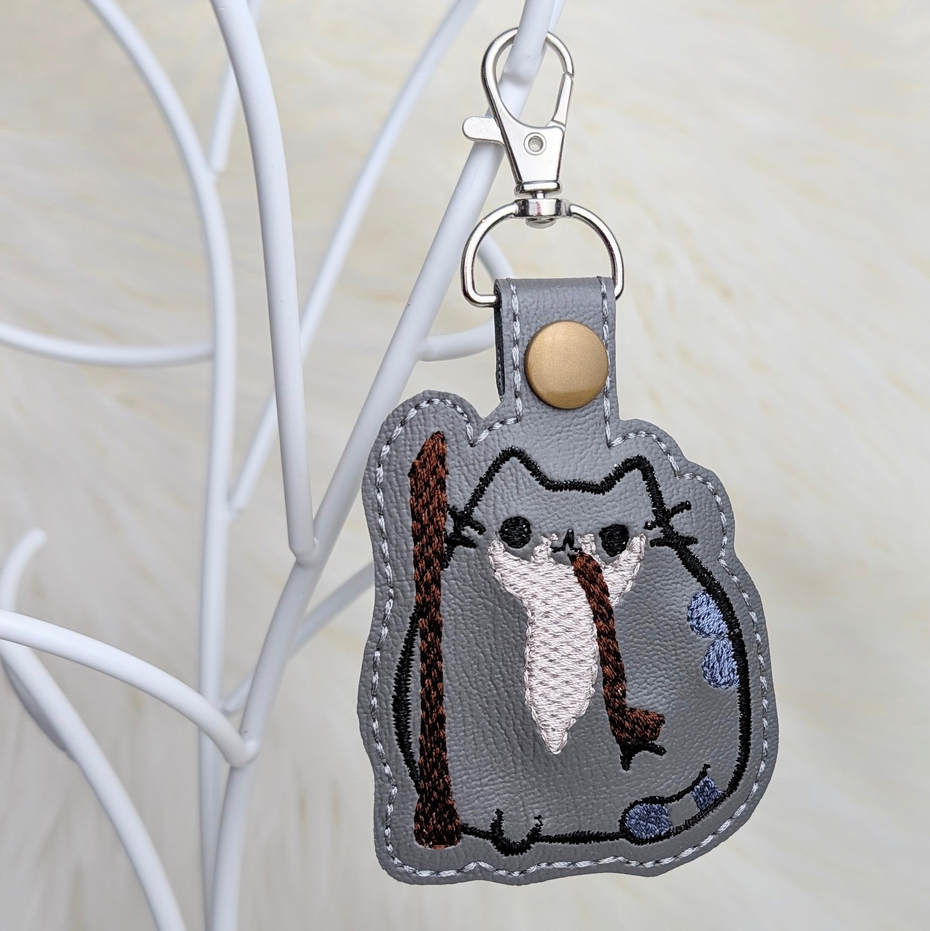 Wizard Chonky Cat Snap Tab Keychain
