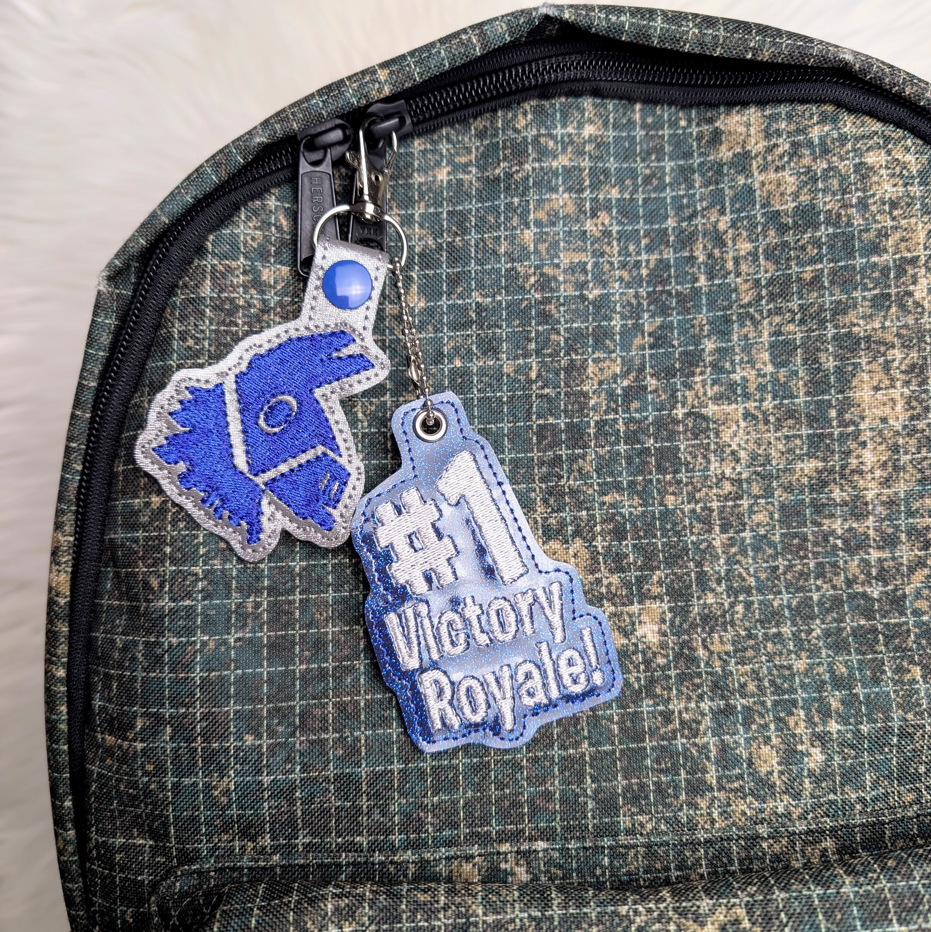 Victory Royale Gamer Snap Tab Keychain Set