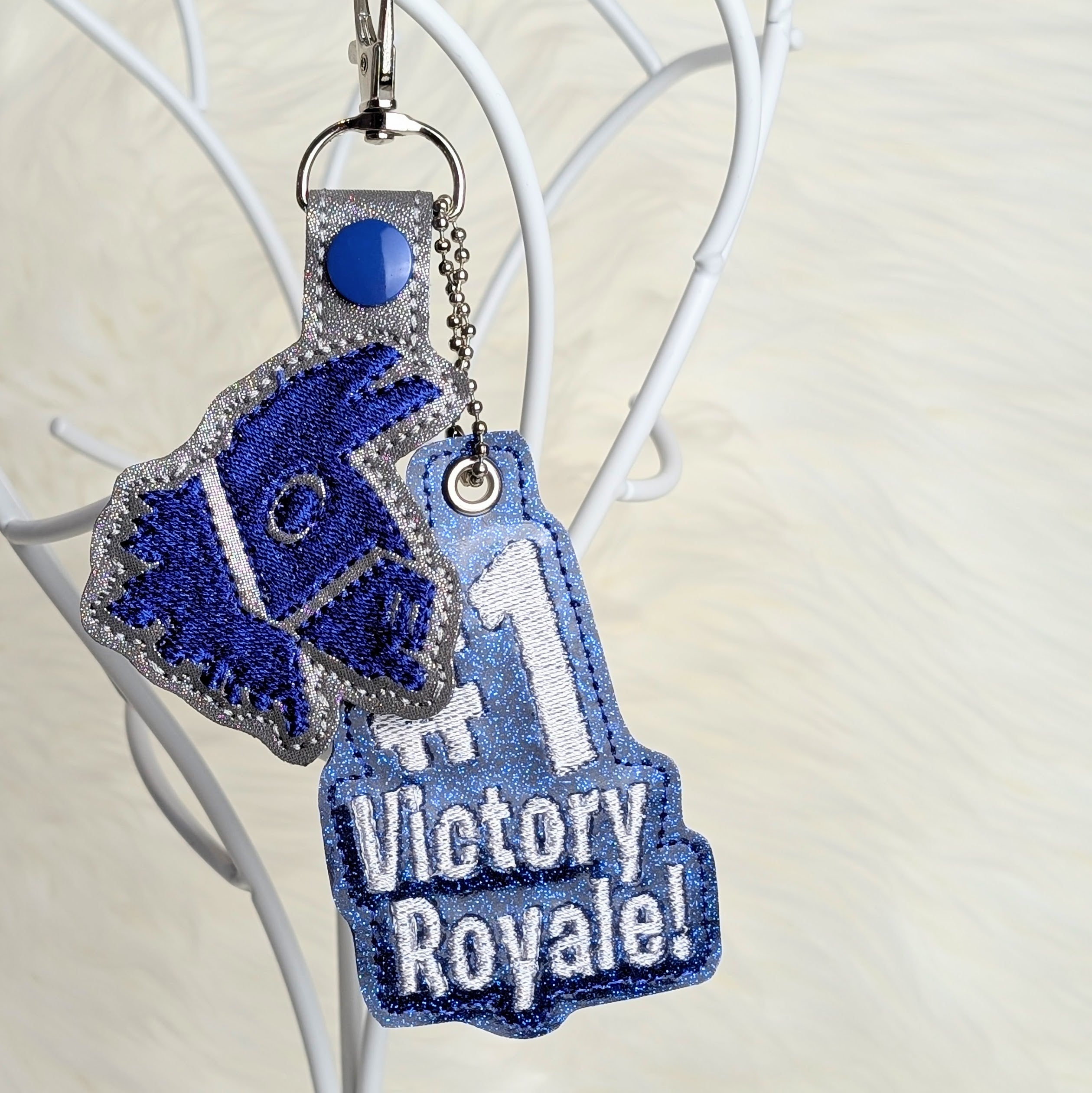 Victory Royale Gamer Snap Tab Keychain Set