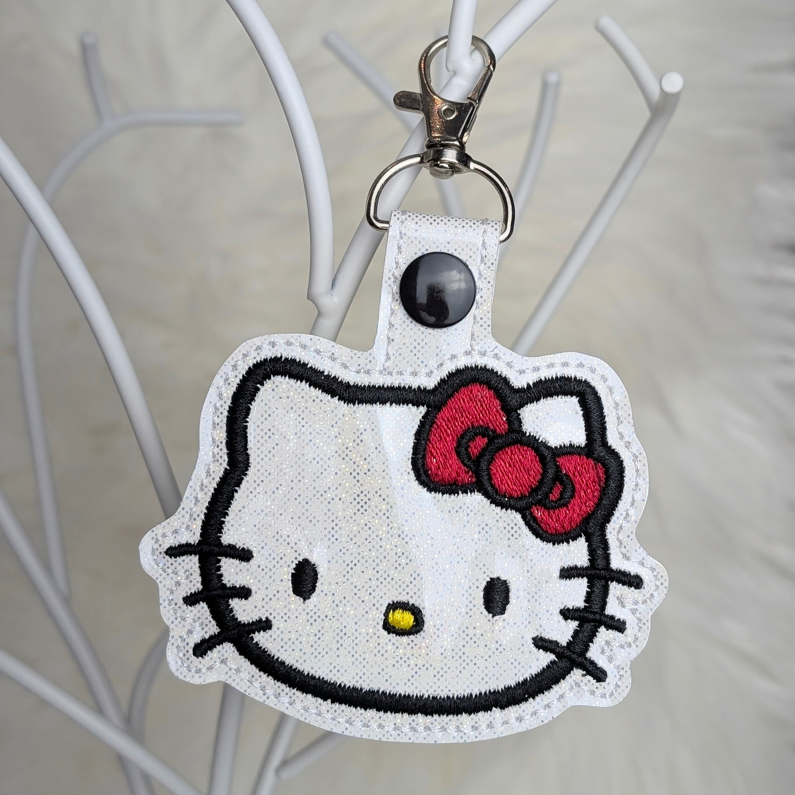 Kawaii Kitty Snap Tab Keychain