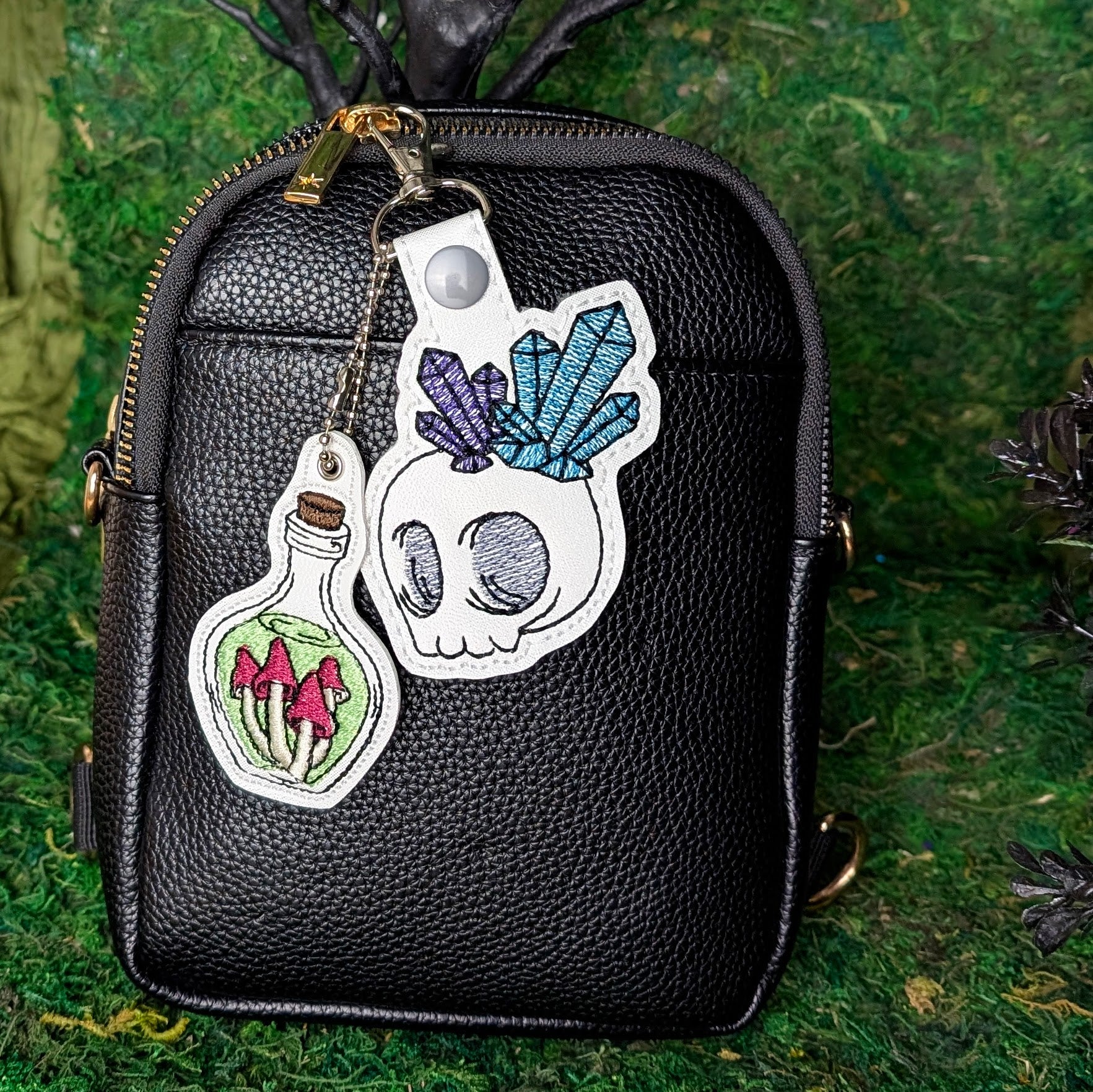 Crystal Skull Deluxe Enchanted Charm with Potion Companion